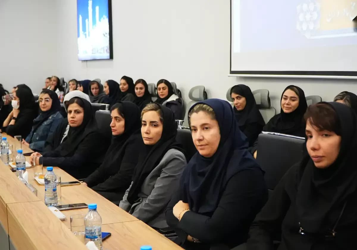 تجلیل از مقام زن و مادر