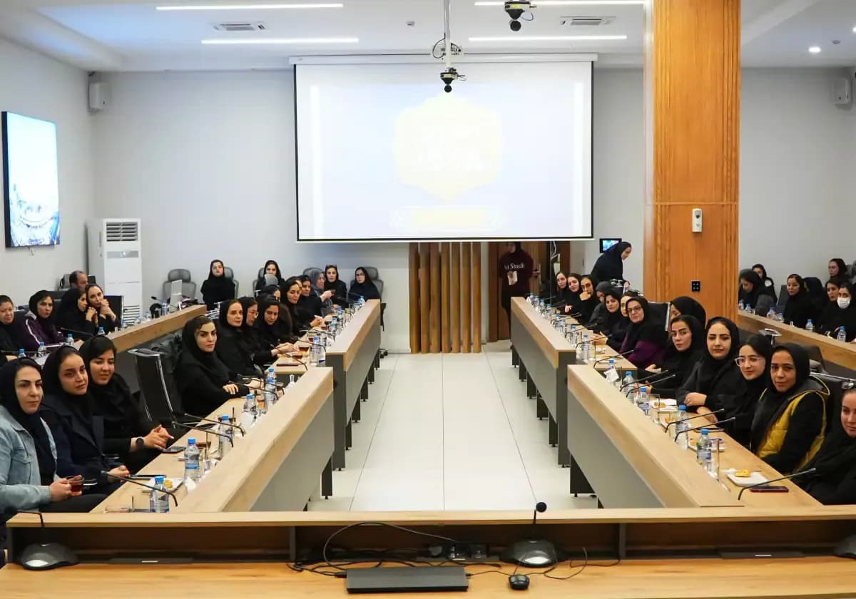 تجلیل از مقام زن و مادر