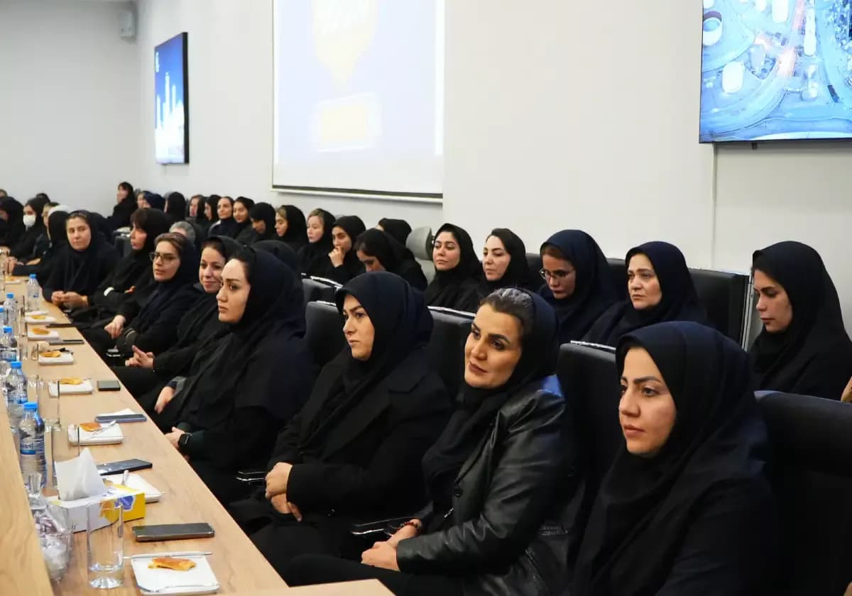 تجلیل از مقام زن و مادر